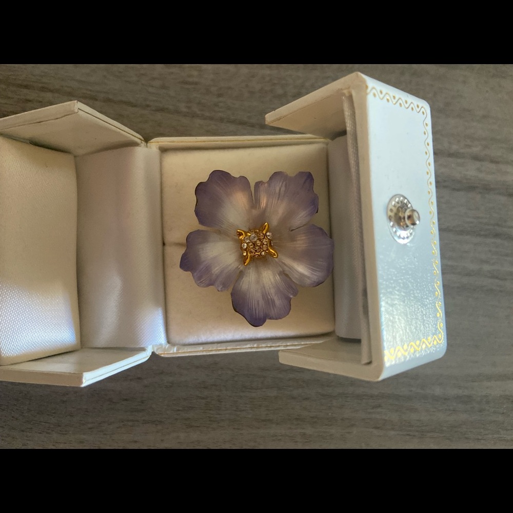 Flower ring - size 5 1/2